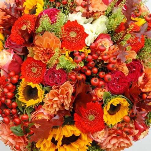 blumenstrauß aus gemischten Sonnenblumen, Dahlien und Rosen Lieferung in die ganze Schweiz