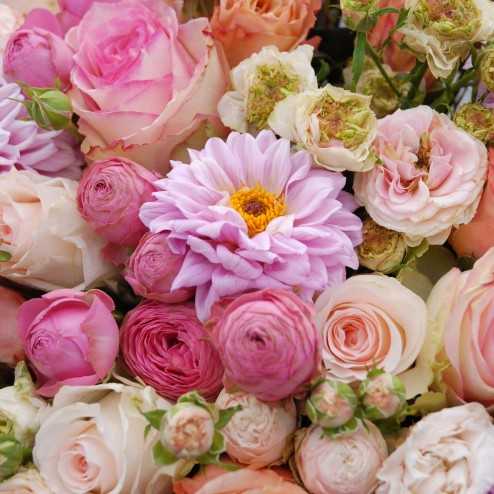 blumenstrauß aus gemischten alten rosen lieferung in der ganzen schweiz